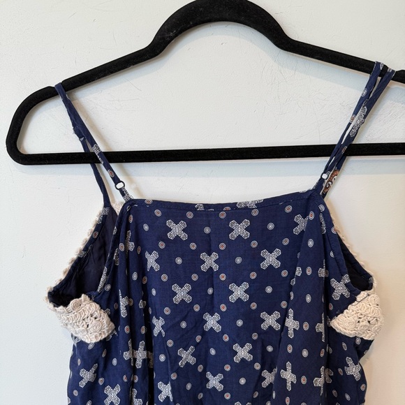 Umgee Sleeveless Boho Crocheted Mini Dress Womens Size Medium Casual Paisley - Picture 6 of 9